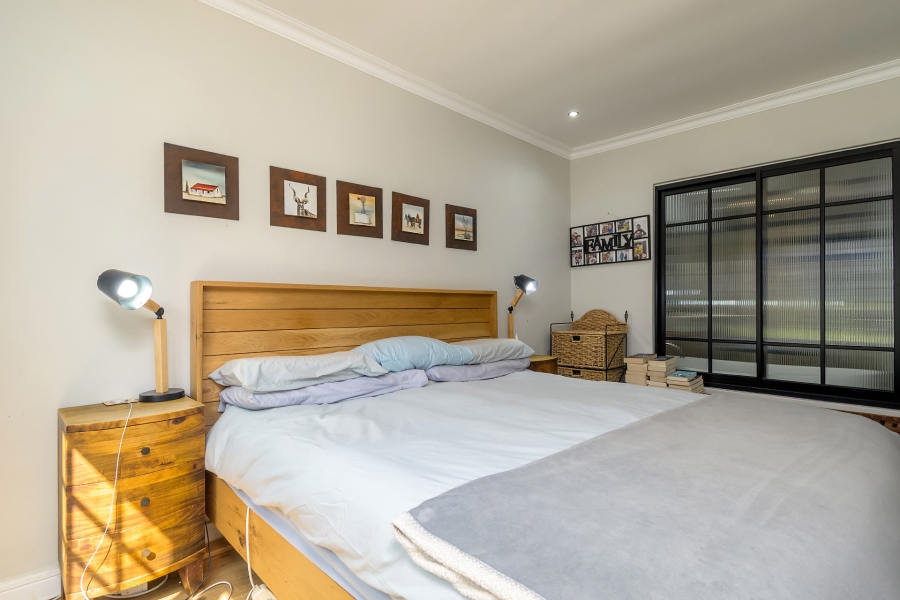 6 Bedroom Property for Sale in Kenridge Heights Western Cape